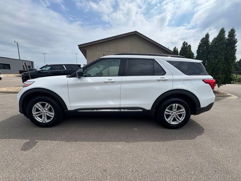 Used 2022 Ford Explorer XLT AWD/4WD image 12