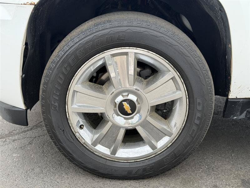 Used 2008 Chevrolet Suburban LTZ w/ LTZ Preferred Equipment Group AWD/4WD image 30