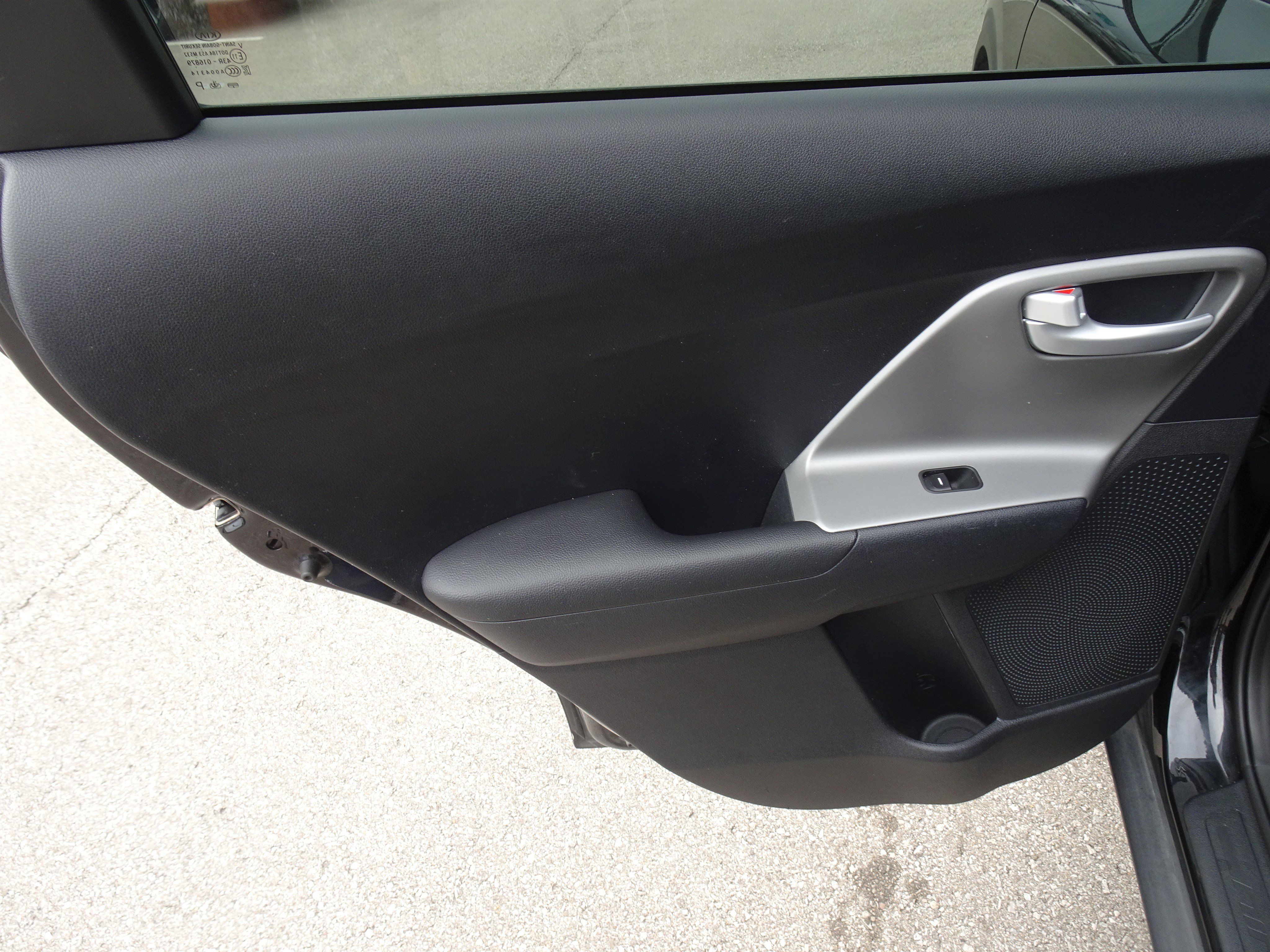 Used 2019 Kia Niro LX FWD image 14