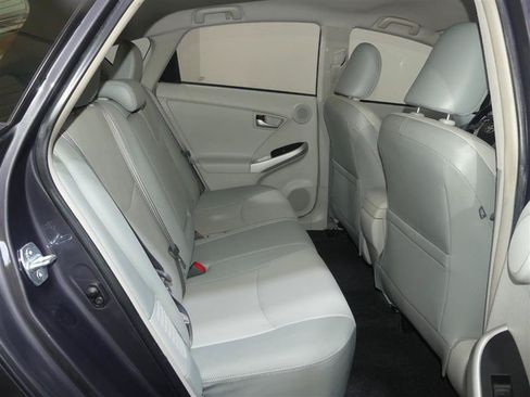 Used 2015 Toyota Prius Four FWD image 27