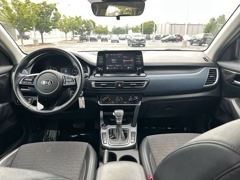 Used 2021 Kia Seltos S FWD image 29