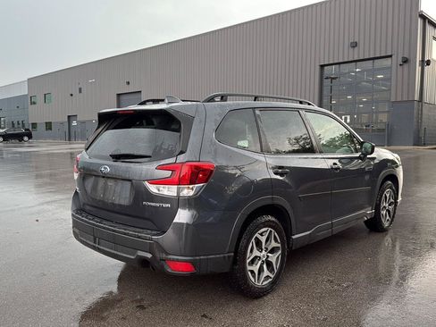 Used 2022 Subaru Forester Premium w/ Popular Package #1 AWD/4WD image 3