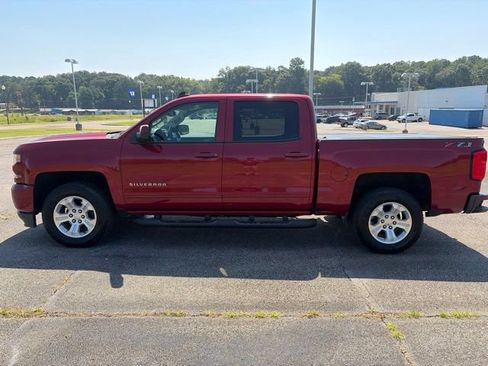 Used 2018 Chevrolet Silverado 1500 LT w/ All Star Edition AWD/4WD image 10