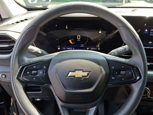 Used 2025 Chevrolet TrailBlazer LT AWD/4WD image 17