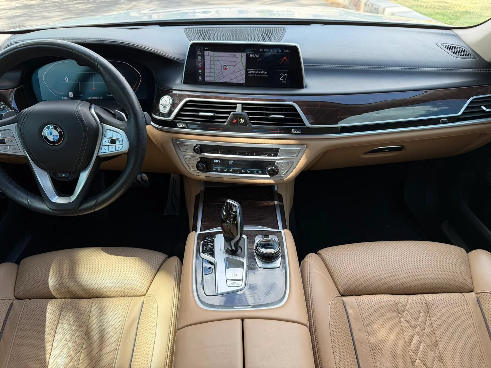Used 2022 BMW 740i w/ Premium Package RWD image 9