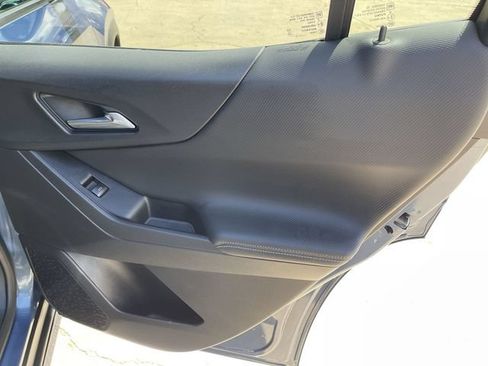 Used 2025 Chevrolet Equinox LT FWD image 14