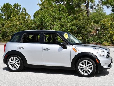 Used 2014 MINI Cooper Countryman FWD image 8