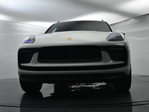 Used 2025 Porsche Macan image 56