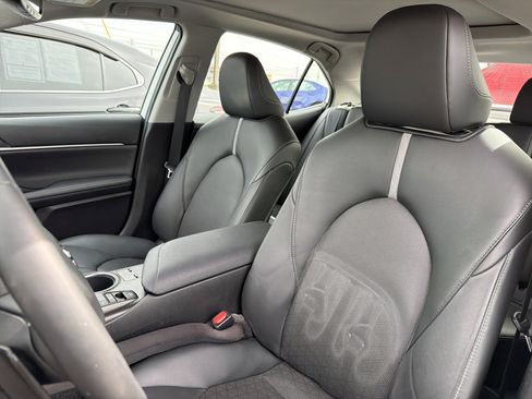 Used 2022 Toyota Camry XSE w/ Carpet Mat Package (TMS) AWD/4WD image 10