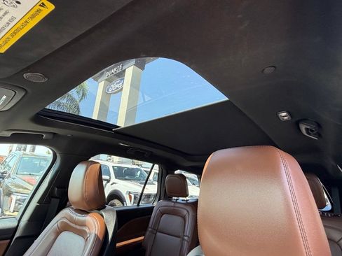 Used 2022 Lincoln Aviator Reserve AWD/4WD image 25
