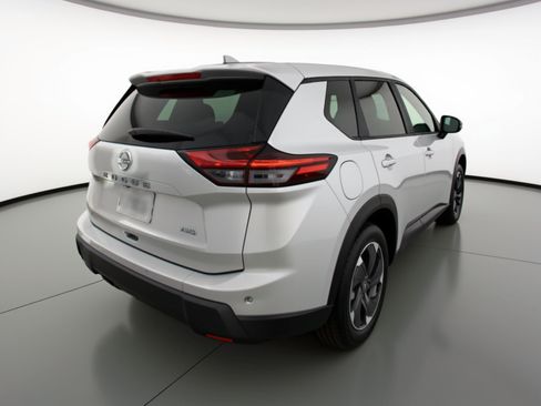 Used 2025 Nissan Rogue SV AWD/4WD image 9