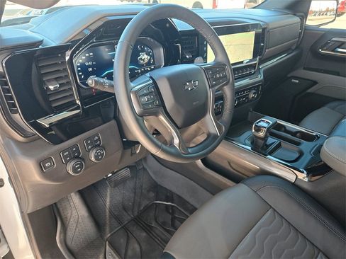 Used 2025 Chevrolet Silverado 1500 ZR2 image 11