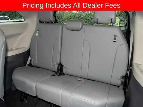 Used 2022 Toyota Sienna XLE FWD image 20
