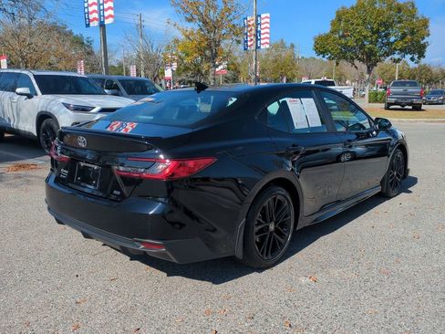 Used 2025 Toyota Camry SE image 5