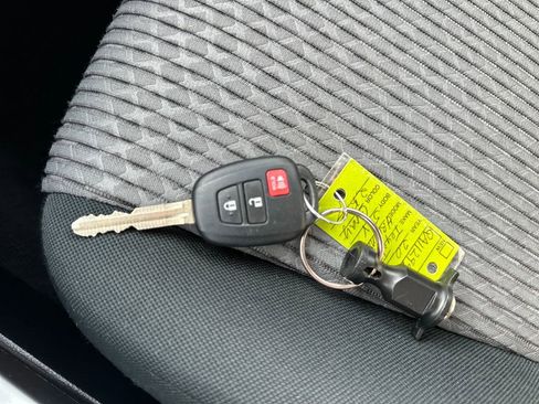 Used 2020 Toyota 4Runner SR5 image 27