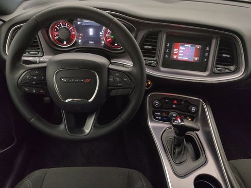 Used 2016 Dodge Challenger SXT RWD image 22