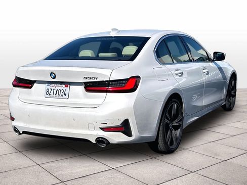 Used 2022 BMW 330i Sedan w/ Premium Package 2 RWD image 9