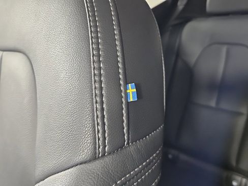 Certified 2024 Volvo XC40 B5 Plus w/ Protection Package Premier image 29