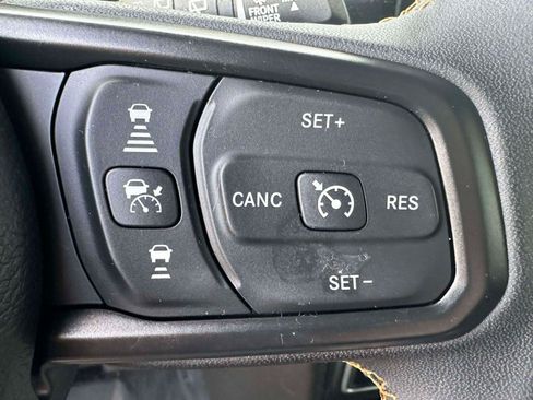 Used 2025 Jeep Wrangler Unlimited Sport AWD/4WD image 19