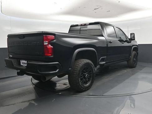 Used 2024 Chevrolet Silverado 2500 ZR2 w/ Technology Package AWD/4WD image 3