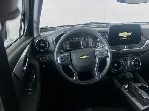 Used 2025 Chevrolet Blazer LT image 17
