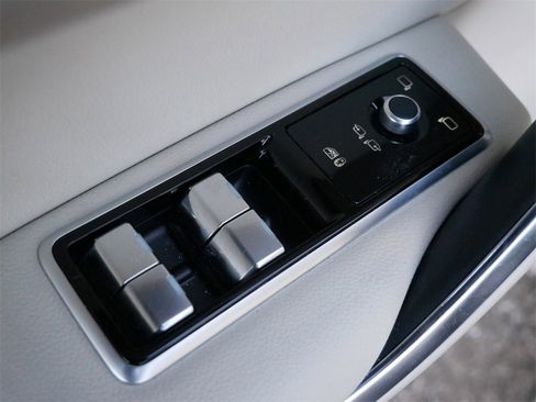 Used 2022 Jaguar F-PACE S image 13