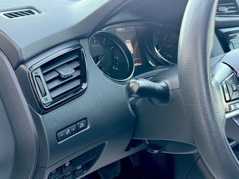 Used 2020 Nissan Rogue Sport S FWD image 15