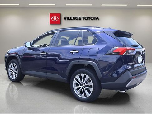 Certified 2022 Toyota RAV4 Limited FWD image 3