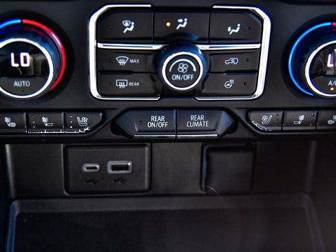 Used 2023 Chevrolet Tahoe Premier w/ Advanced Technology Package RWD image 34