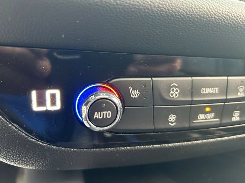 Used 2024 Buick Enclave Essence w/ Experience Buick Package AWD/4WD image 30