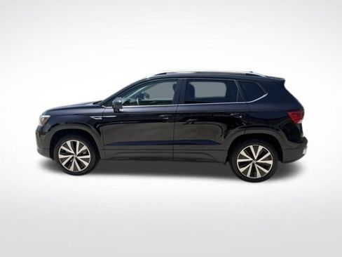 Used 2024 Volkswagen Taos SE FWD image 6