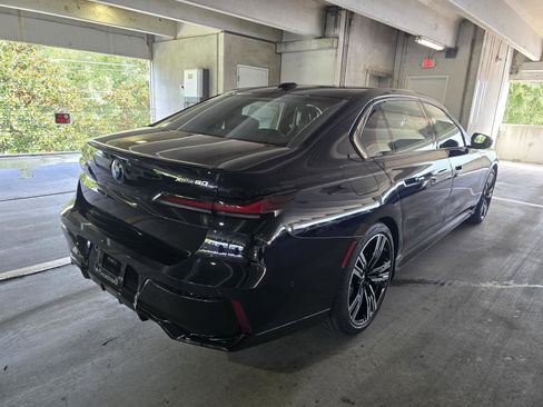 New 2026 BMW i7 xDrive60 w/ Premium Package image 3