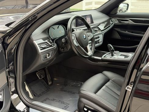 Used 2019 BMW 740i xDrive w/ M Sport Package image 20