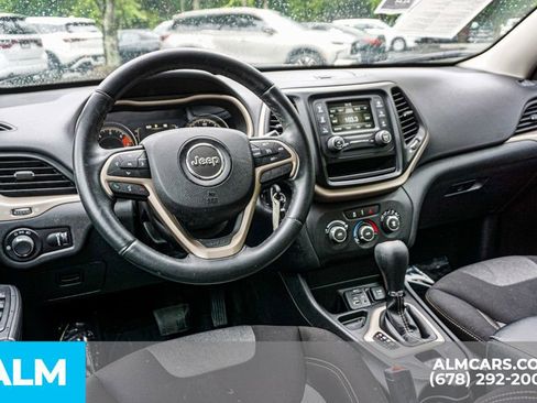 Used 2016 Jeep Cherokee Sport FWD image 27