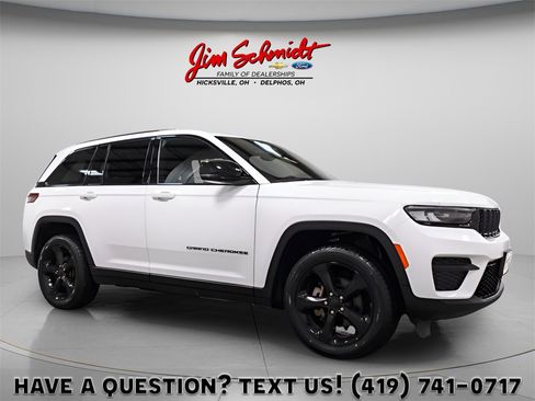 Used 2023 Jeep Grand Cherokee Altitude image 1