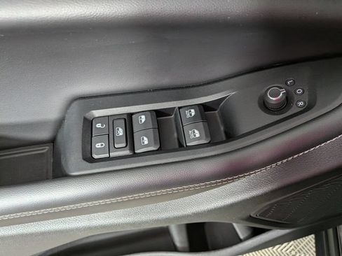 Used 2024 Jeep Grand Cherokee Limited AWD/4WD image 19