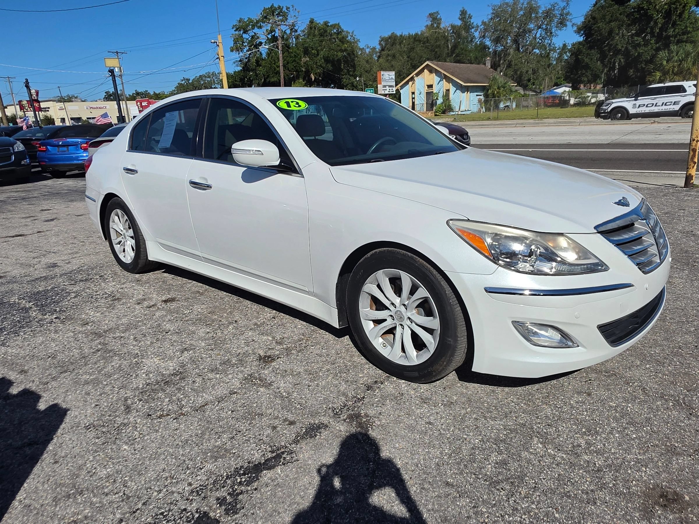 Used 2013 Hyundai Genesis 3.8 RWD image 4
