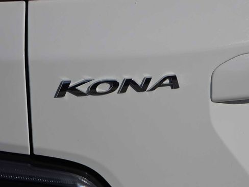 Used 2022 Hyundai Kona SEL w/ Cargo Package image 11