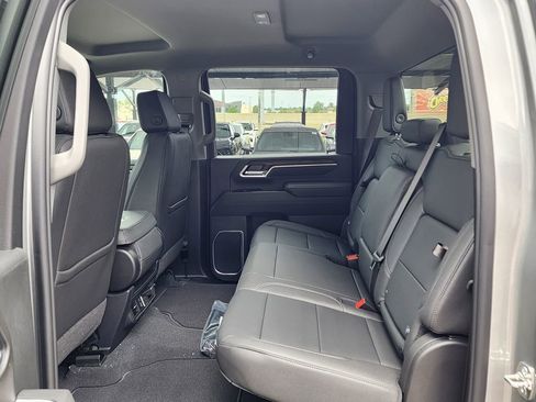 New 2026 GMC Sierra 2500 SLT w/ Max Trailering Package AWD/4WD image 43