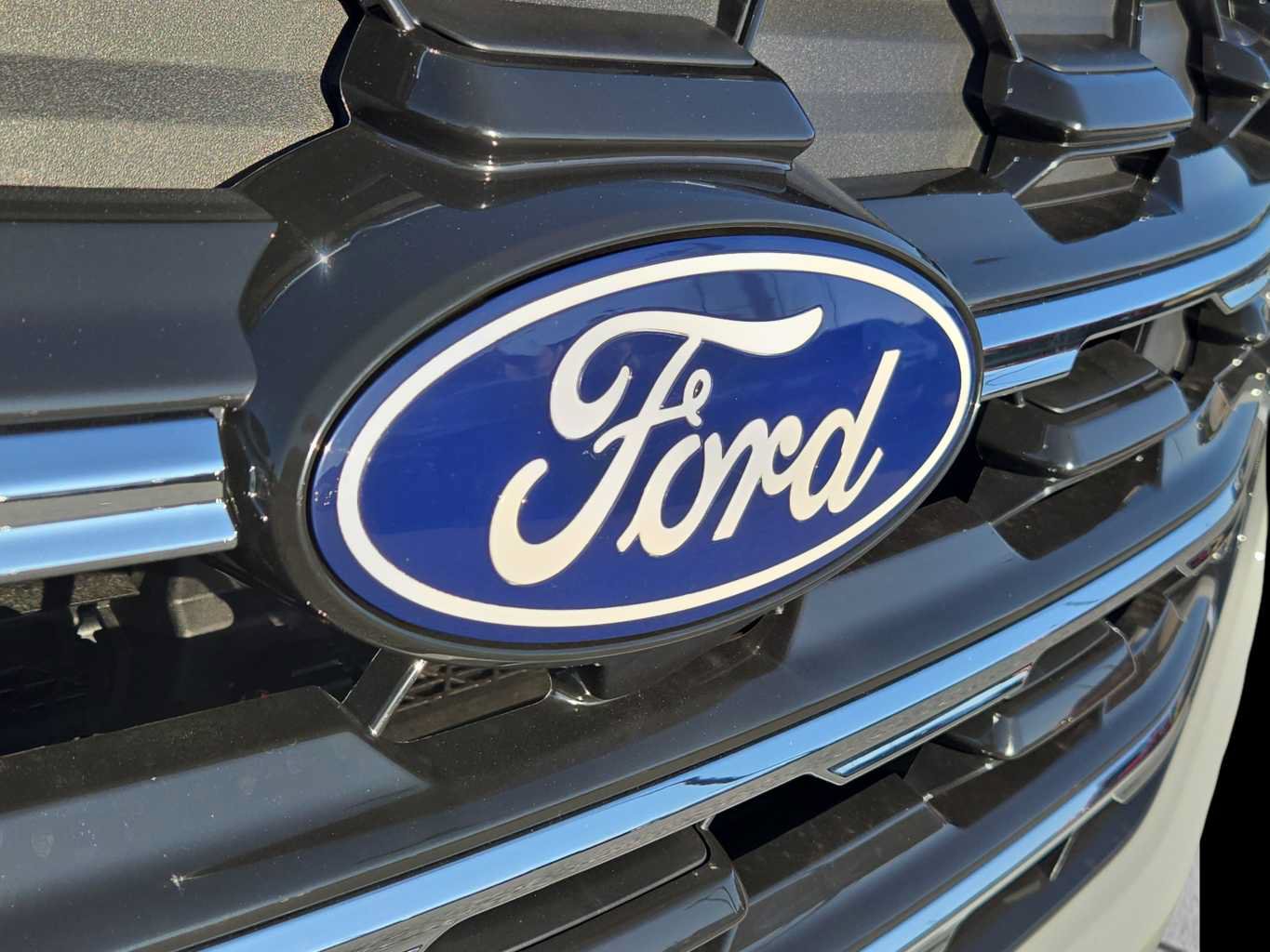 New 2027 Ford Explorer Active RWD image 17