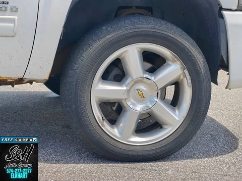 Used 2010 Chevrolet Silverado 1500 LS AWD/4WD image 18