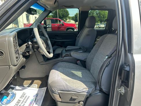 Used 2006 Chevrolet Silverado 2500 LT w/ Heavy-Duty Power Package AWD/4WD image 10