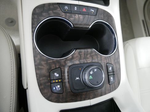 Used 2022 GMC Acadia Denali w/ Denali Ultimate Package FWD image 31