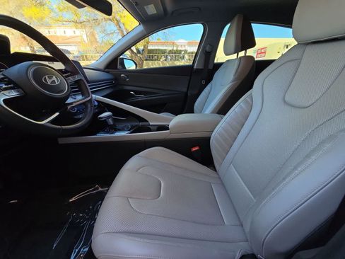 Used 2025 Hyundai Elantra Limited w/ Cargo Package FWD image 15