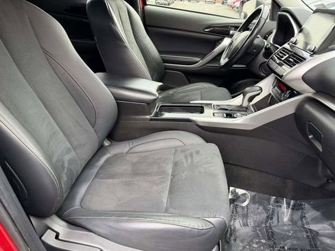 Used 2022 Mitsubishi Eclipse Cross SE image 9