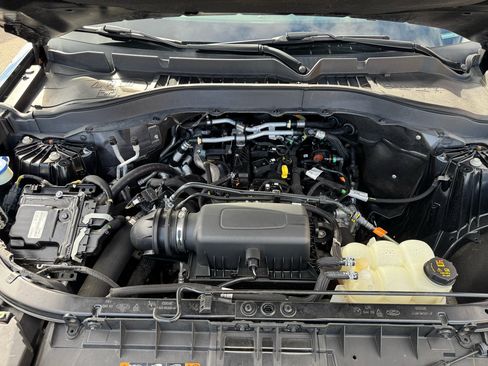 Used 2021 Ford Explorer XLT w/ Equipment Group 202A image 34