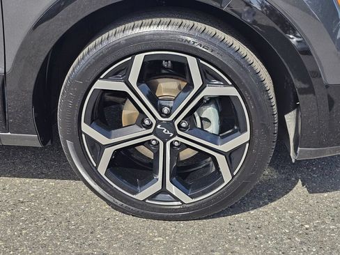 Used 2023 Kia Niro EX Touring FWD image 9
