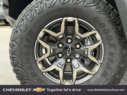 New 2026 Chevrolet Colorado ZR2 w/ Technology Package AWD/4WD image 10