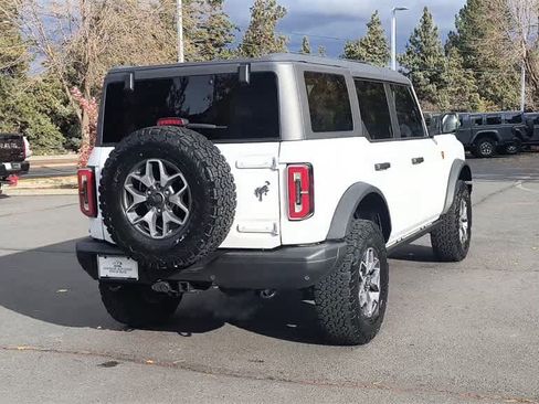 Used 2024 Ford Bronco Badlands image 8