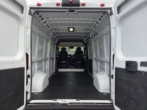 Used 2024 RAM ProMaster 2500 w/ Convenience Group FWD image 19